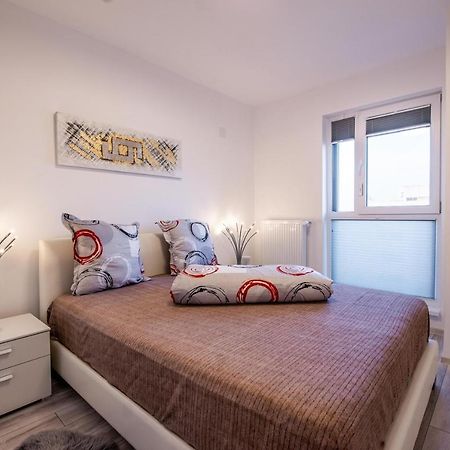 בוקרשט Luxury Westpark 2 Presidentialsuite With Lake View W4 מראה חיצוני תמונה