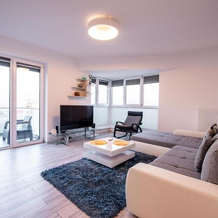 בוקרשט Luxury Westpark 2 Presidentialsuite With Lake View W4 מראה חיצוני תמונה