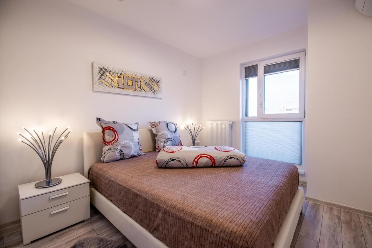 בוקרשט Luxury Westpark 2 Presidentialsuite With Lake View W4 מראה חיצוני תמונה