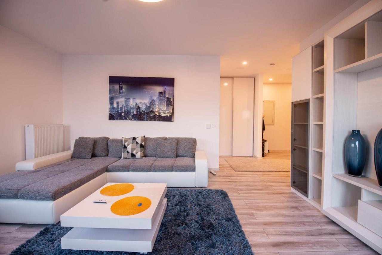 בוקרשט Luxury Westpark 2 Presidentialsuite With Lake View W4 מראה חיצוני תמונה